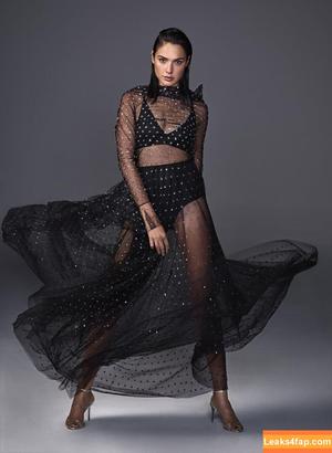 Gal Gadot photo #0202