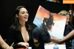 Gal Gadot photo #0235