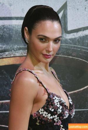 Gal Gadot photo #0313