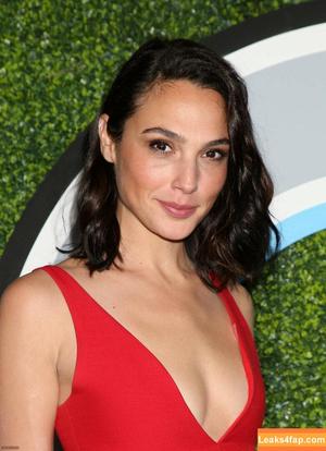 Gal Gadot photo #0381