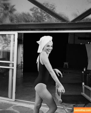 Gal Gadot photo #0780