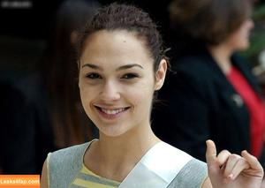 Gal Gadot photo #0811