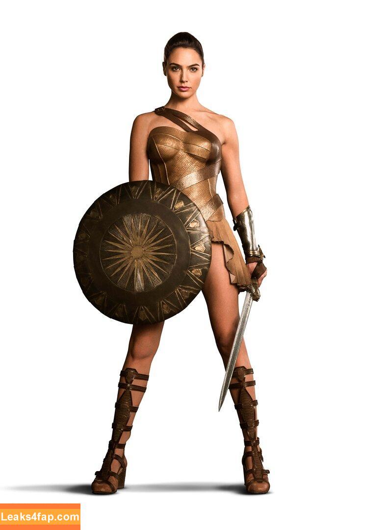Gal Gadot / gal_gadot / https: / inked_hriss leaked photo photo #1006
