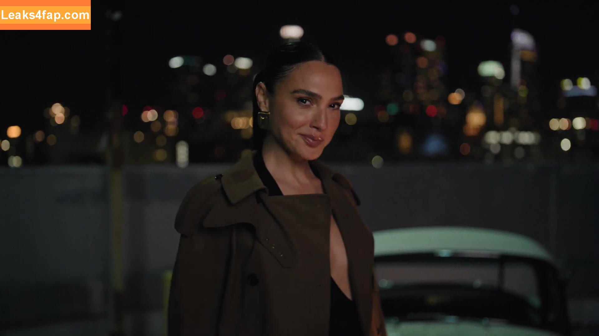 Gal Gadot / gal_gadot / https: / inked_hriss leaked photo photo #1008