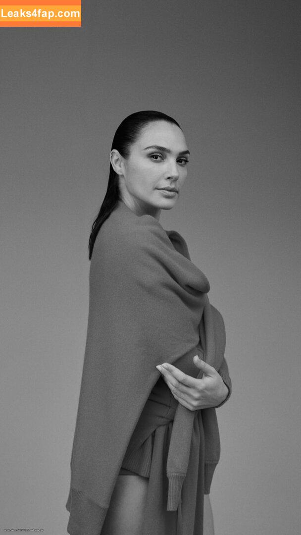 Gal Gadot / gal_gadot / https: / inked_hriss leaked photo photo #1010