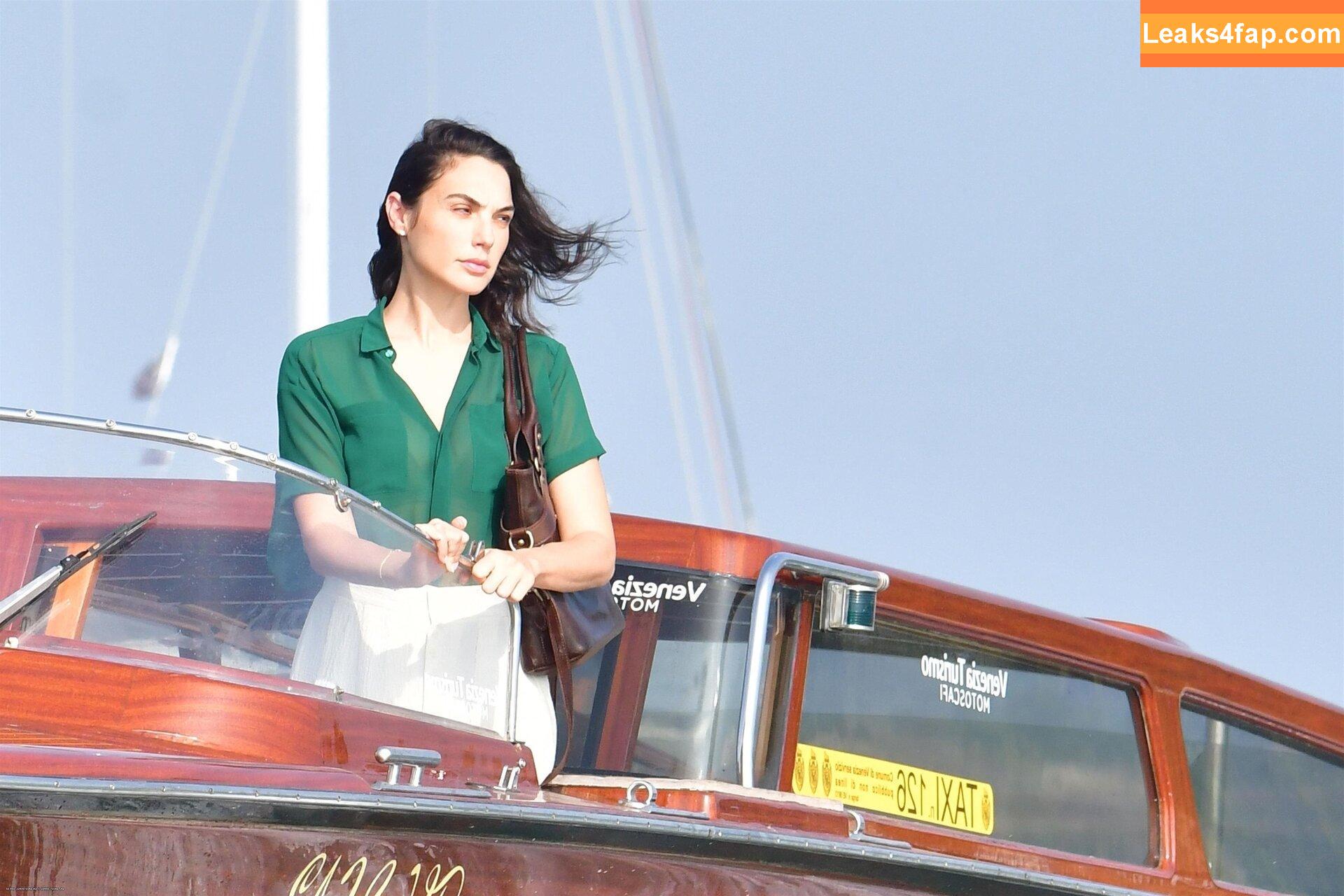 Gal Gadot / gal_gadot / https: / inked_hriss leaked photo photo #1034