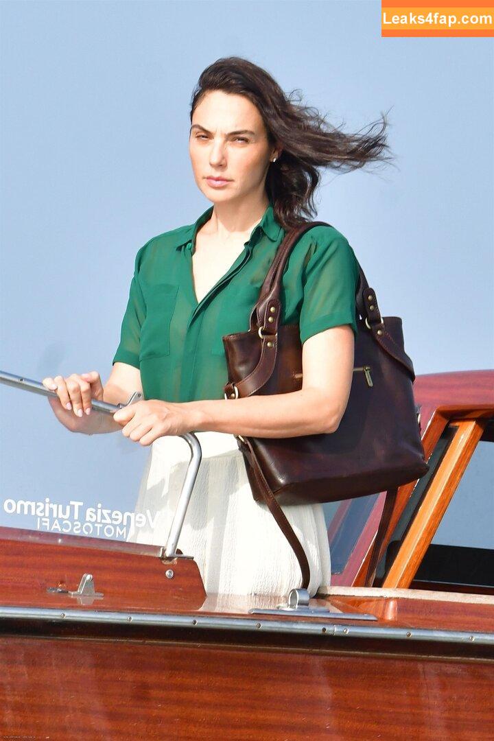 Gal Gadot / gal_gadot / https: / inked_hriss leaked photo photo #1036