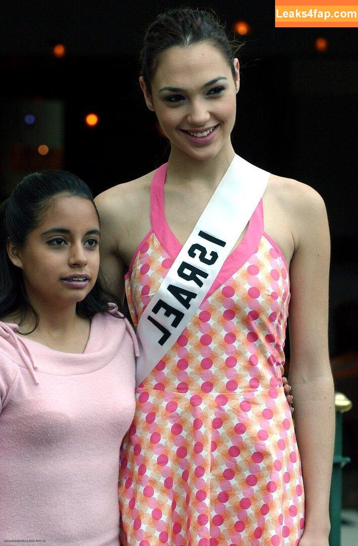 Gal Gadot / gal_gadot / https: / inked_hriss leaked photo photo #1047