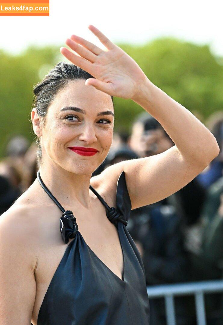 Gal Gadot / gal_gadot / https: / inked_hriss leaked photo photo #1071