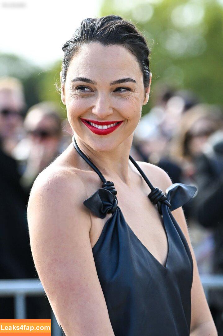 Gal Gadot / gal_gadot / https: / inked_hriss leaked photo photo #1089
