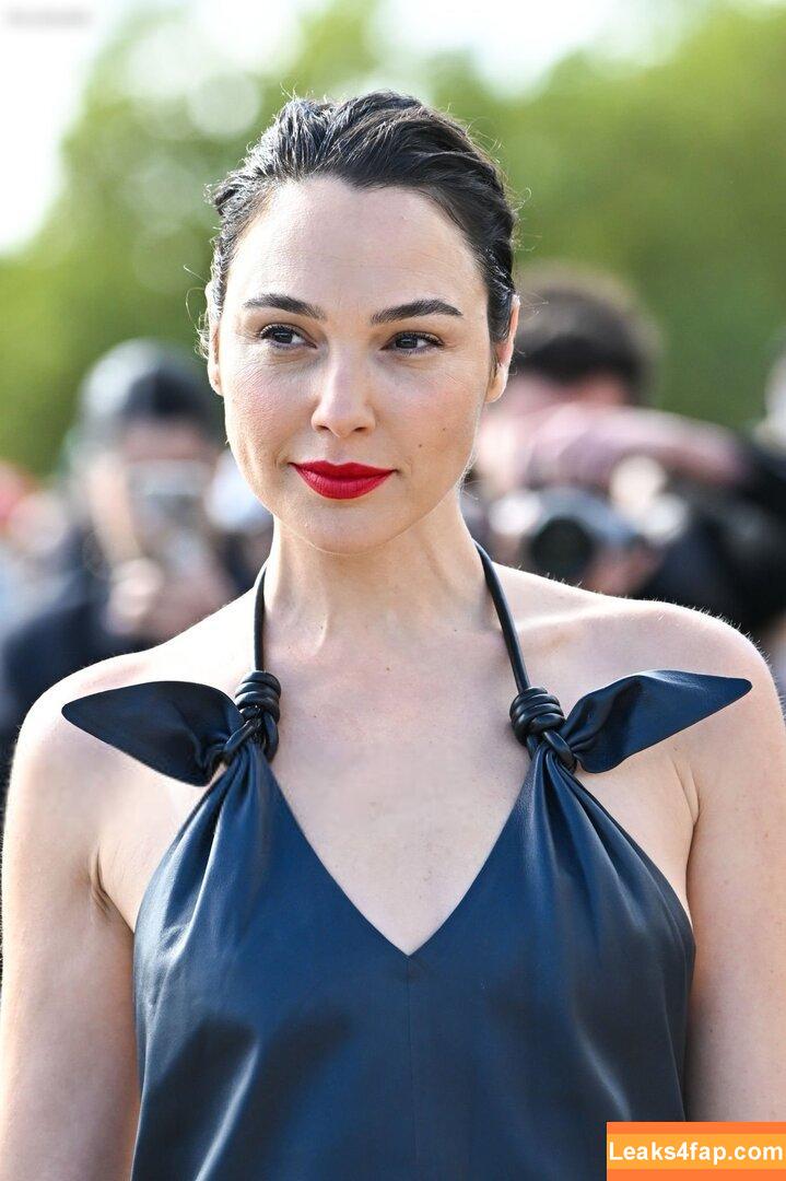 Gal Gadot / gal_gadot / https: / inked_hriss leaked photo photo #1090