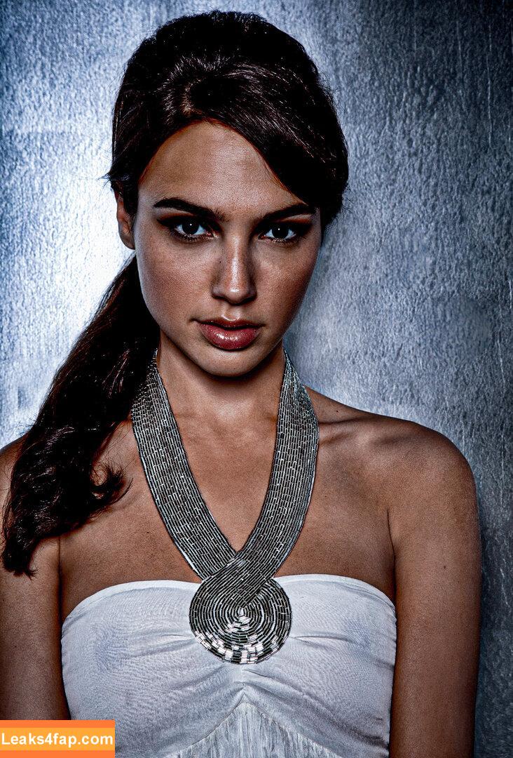 Gal Gadot / gal_gadot / https: / inked_hriss leaked photo photo #1107