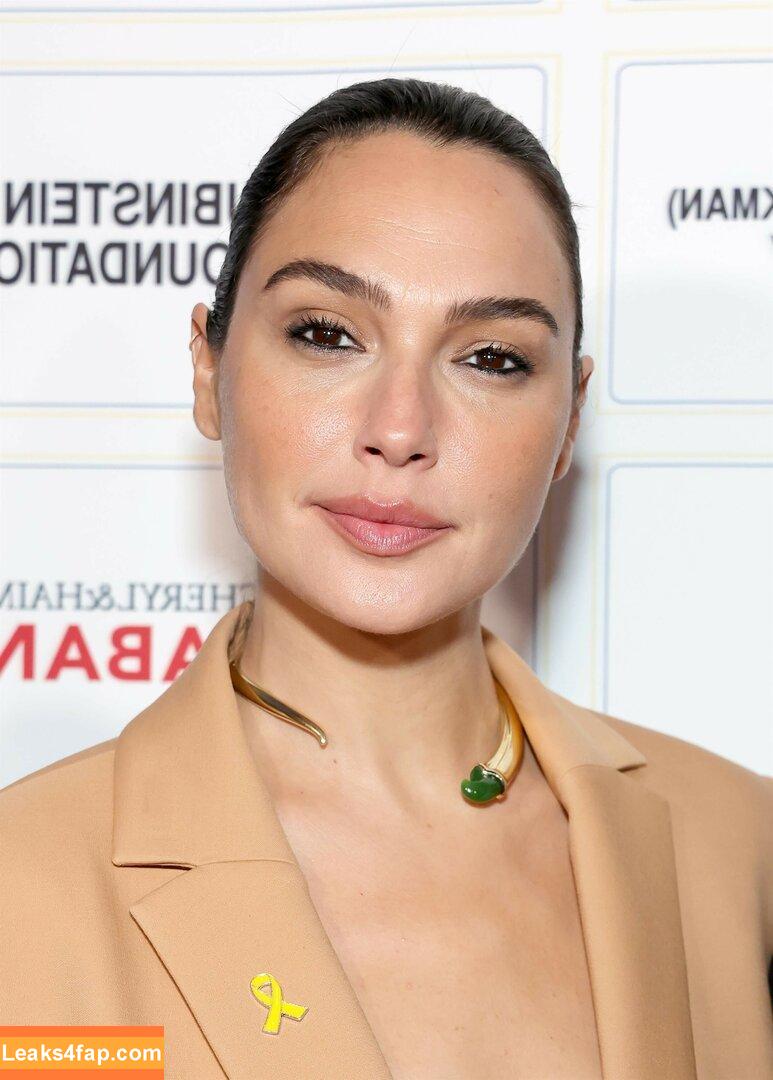 Gal Gadot / gal_gadot / https: / inked_hriss leaked photo photo #1171