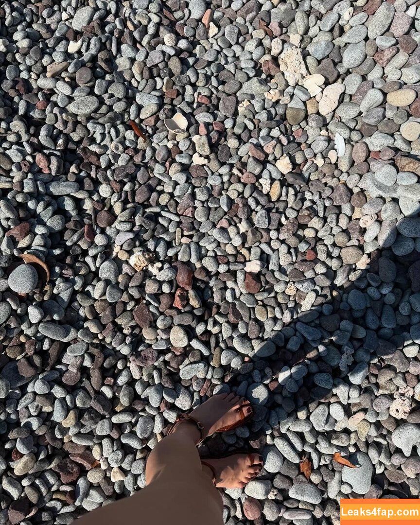 Gal Gadot / gal_gadot / https: / inked_hriss leaked photo photo #1191