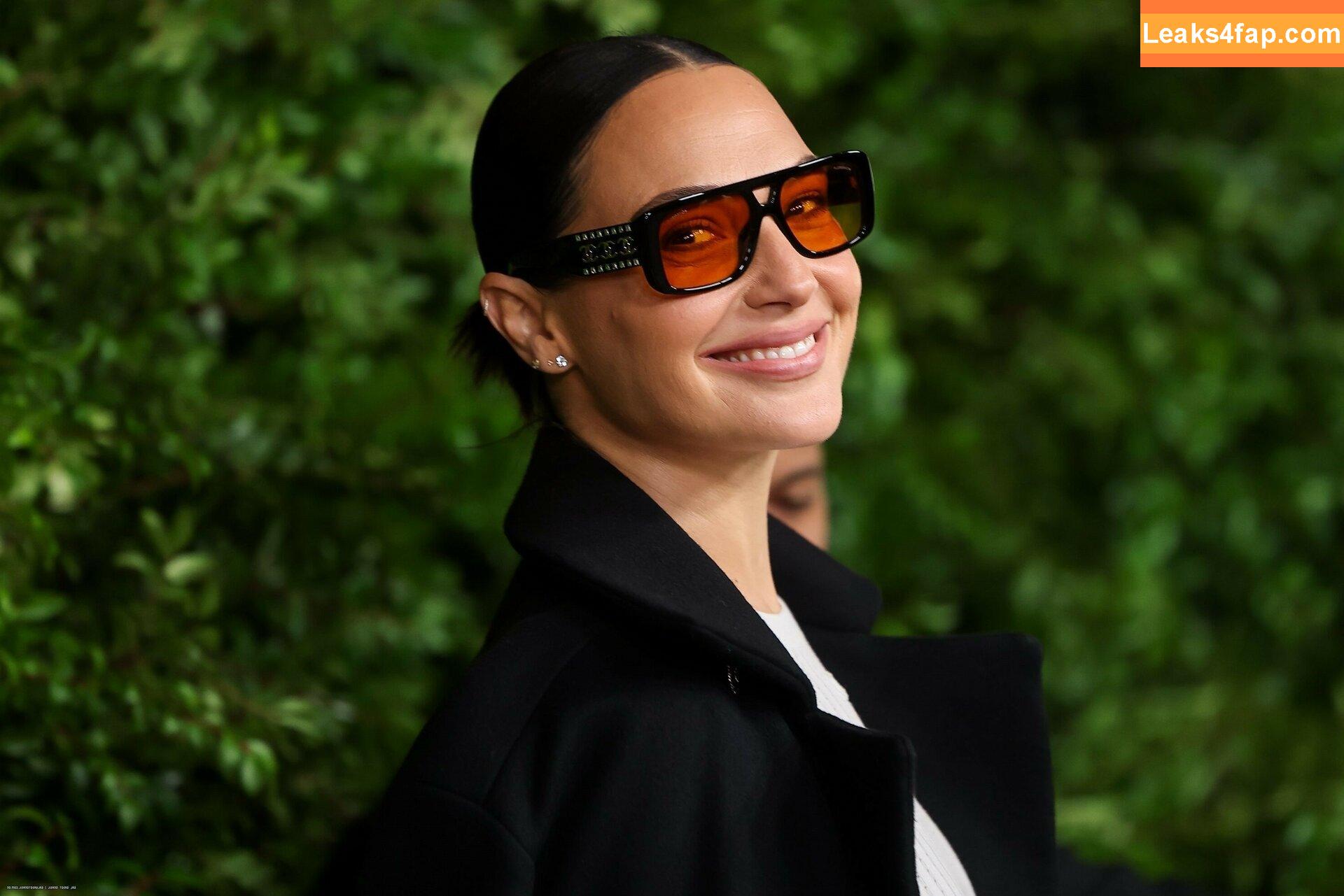 Gal Gadot / gal_gadot / https: / inked_hriss leaked photo photo #1208