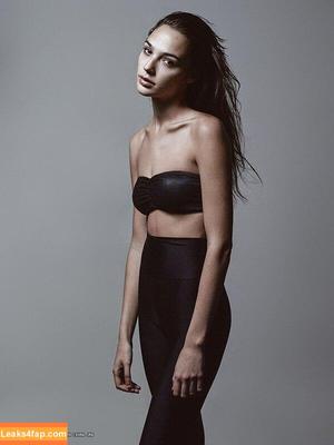 Gal Gadot photo #1002