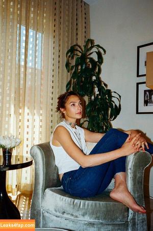 Gal Gadot photo #1004