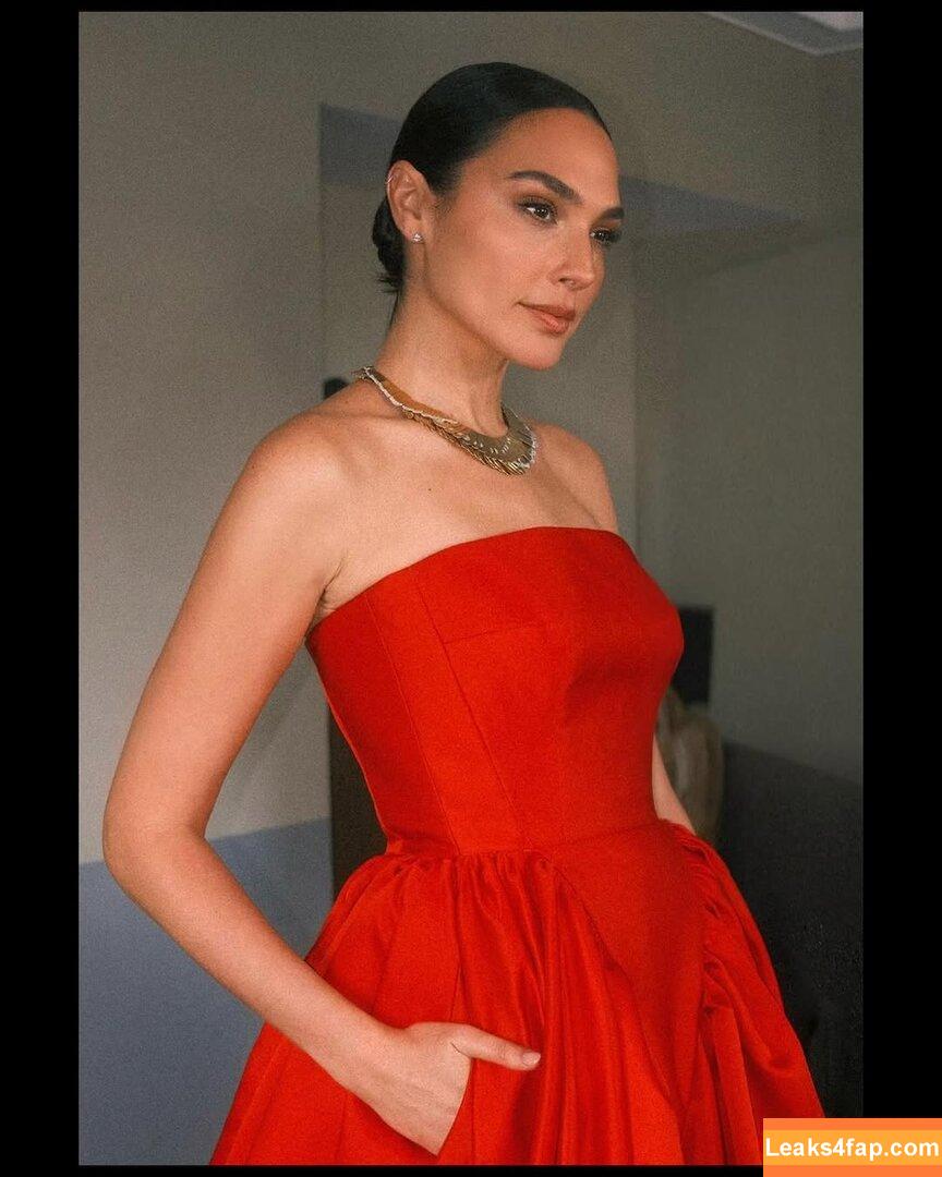 Gal Gadot / gal_gadot / https: / inked_hriss leaked photo photo #2116