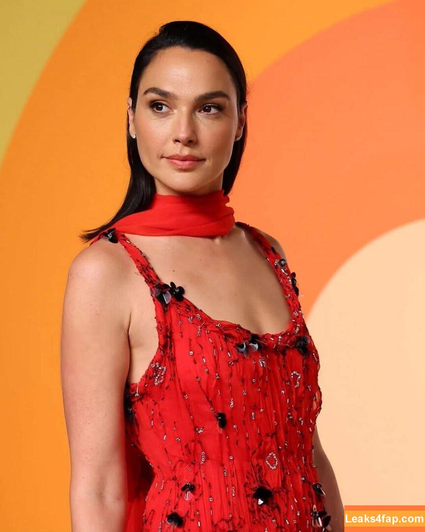 Gal Gadot / gal_gadot / https: / inked_hriss leaked photo photo #2121