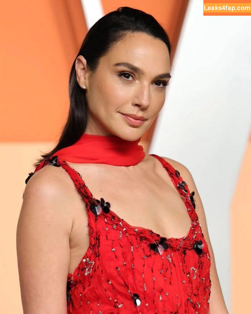Gal Gadot / gal_gadot / https: / inked_hriss leaked photo photo #2124
