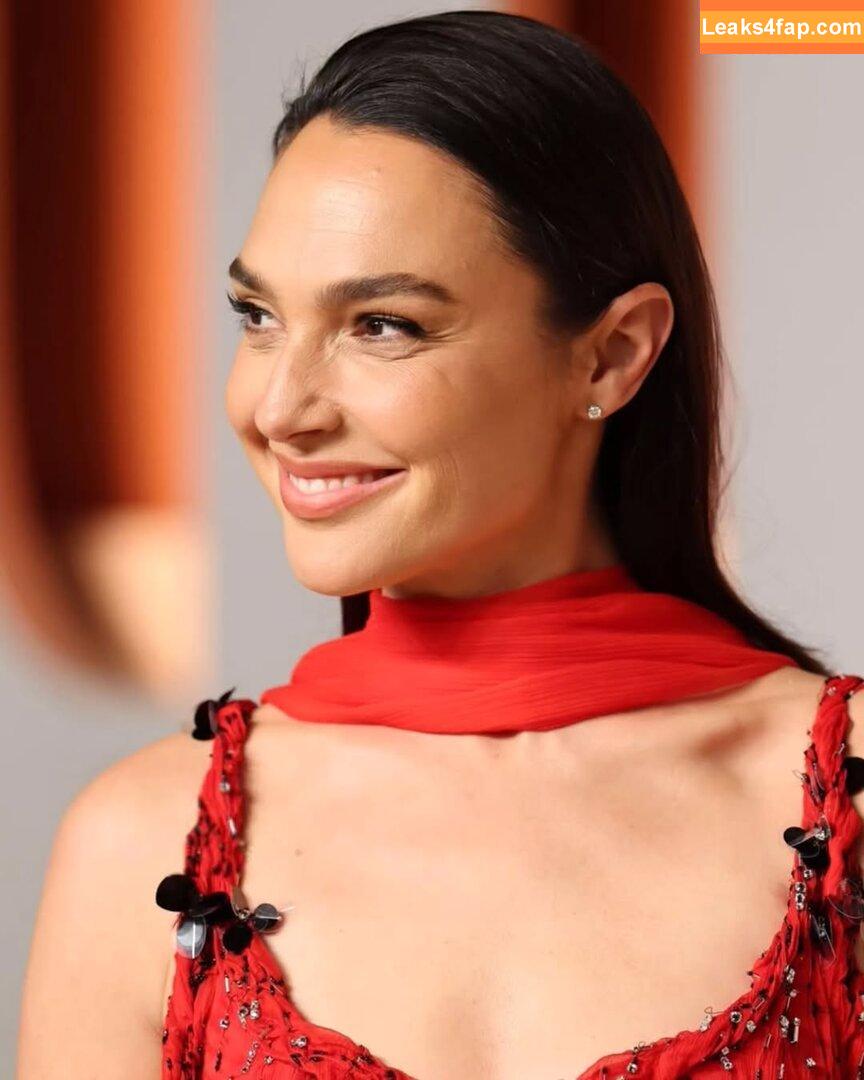 Gal Gadot / gal_gadot / https: / inked_hriss leaked photo photo #2128