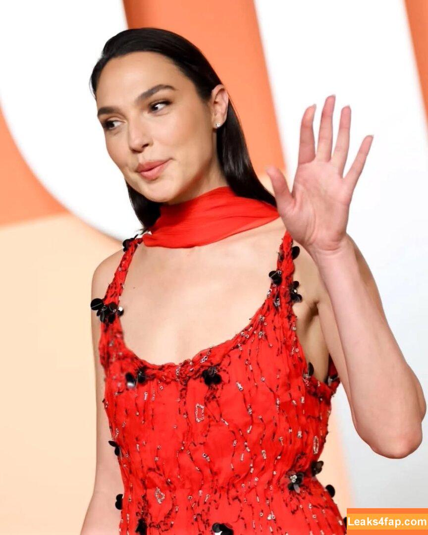 Gal Gadot / gal_gadot / https: / inked_hriss leaked photo photo #2129