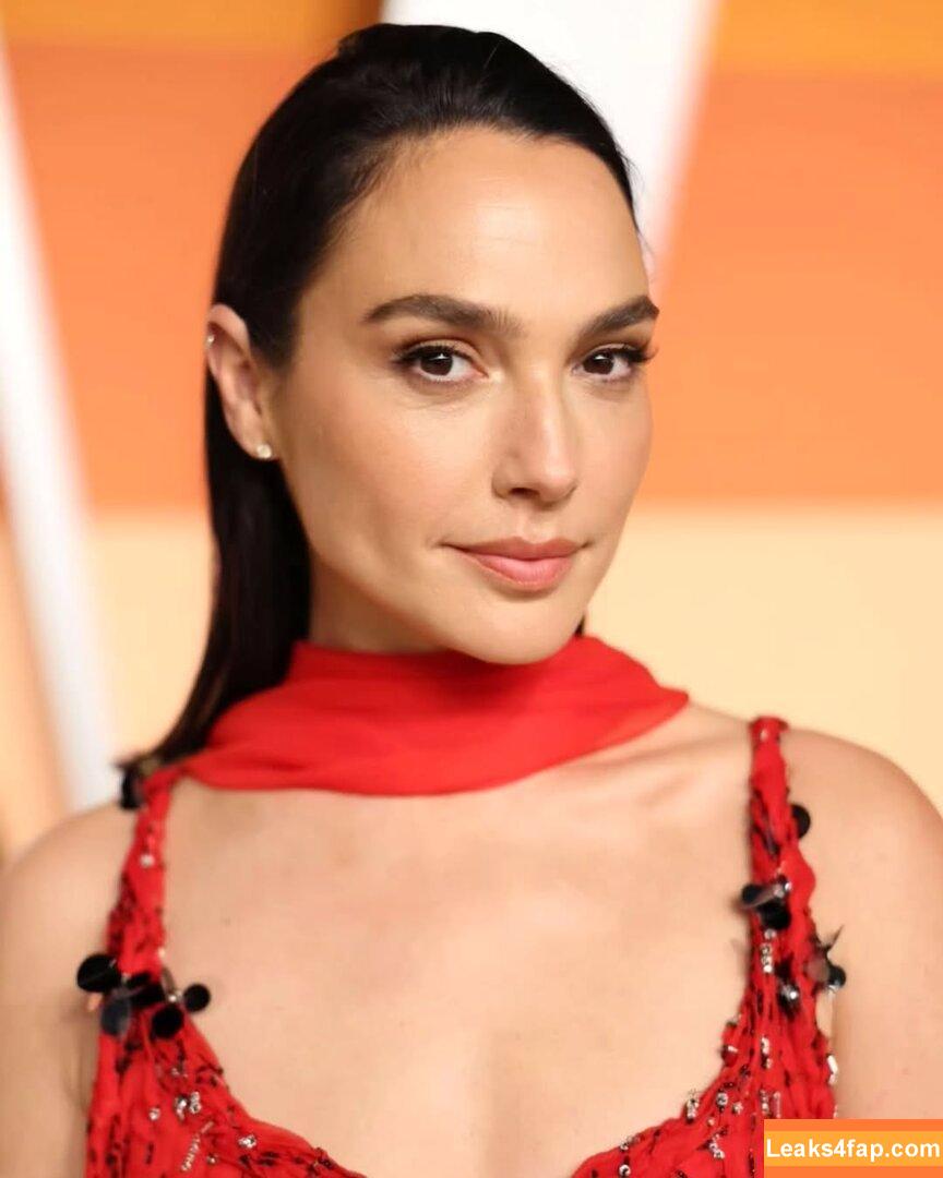 Gal Gadot / gal_gadot / https: / inked_hriss leaked photo photo #2131