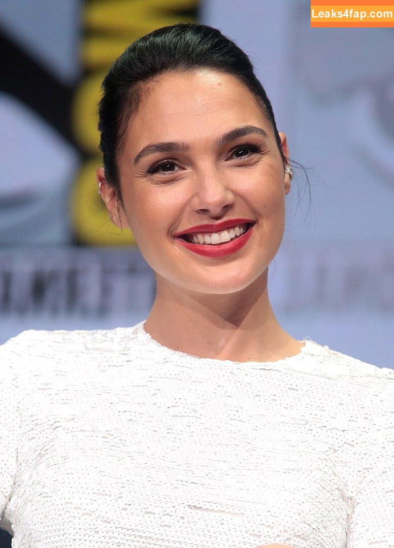 Gal Gadot / gal_gadot / https: / inked_hriss leaked photo photo #2137