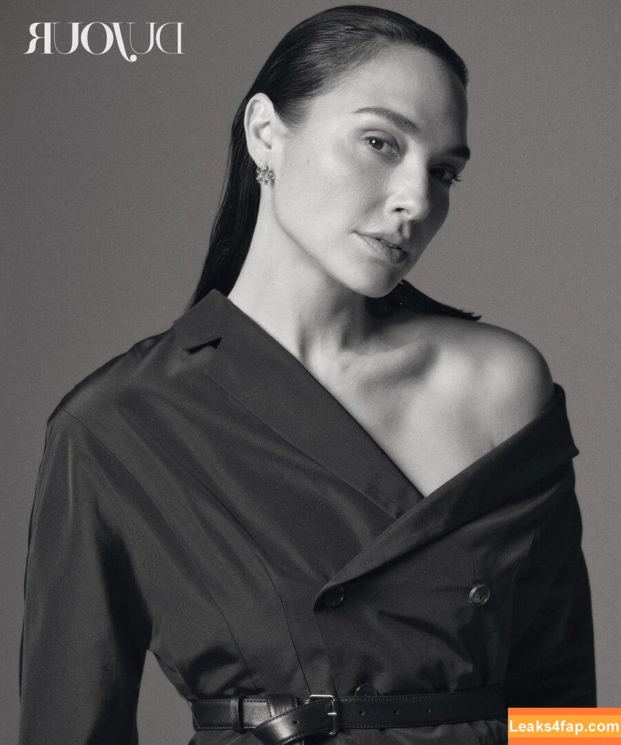 Gal Gadot / gal_gadot / https: / inked_hriss leaked photo photo #2160