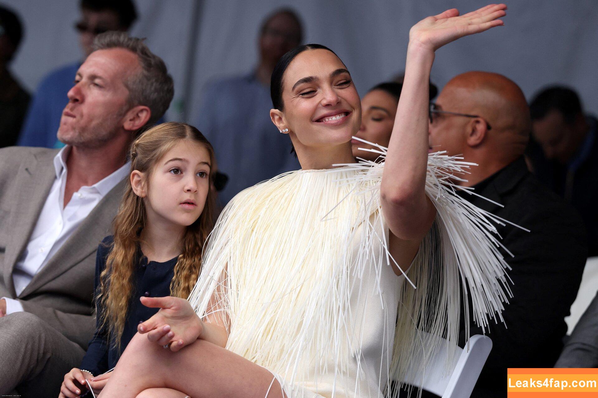 Gal Gadot / gal_gadot / https: / inked_hriss leaked photo photo #2186
