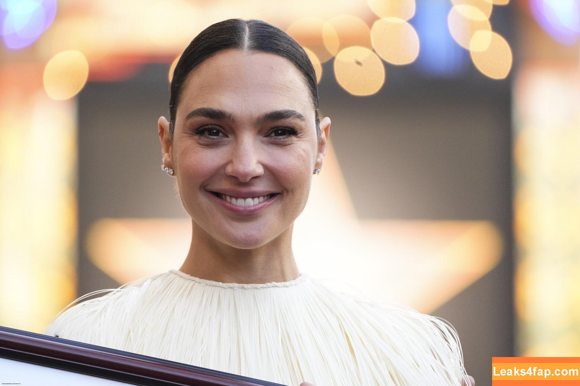 Gal Gadot / gal_gadot / https: / inked_hriss leaked photo photo #2196