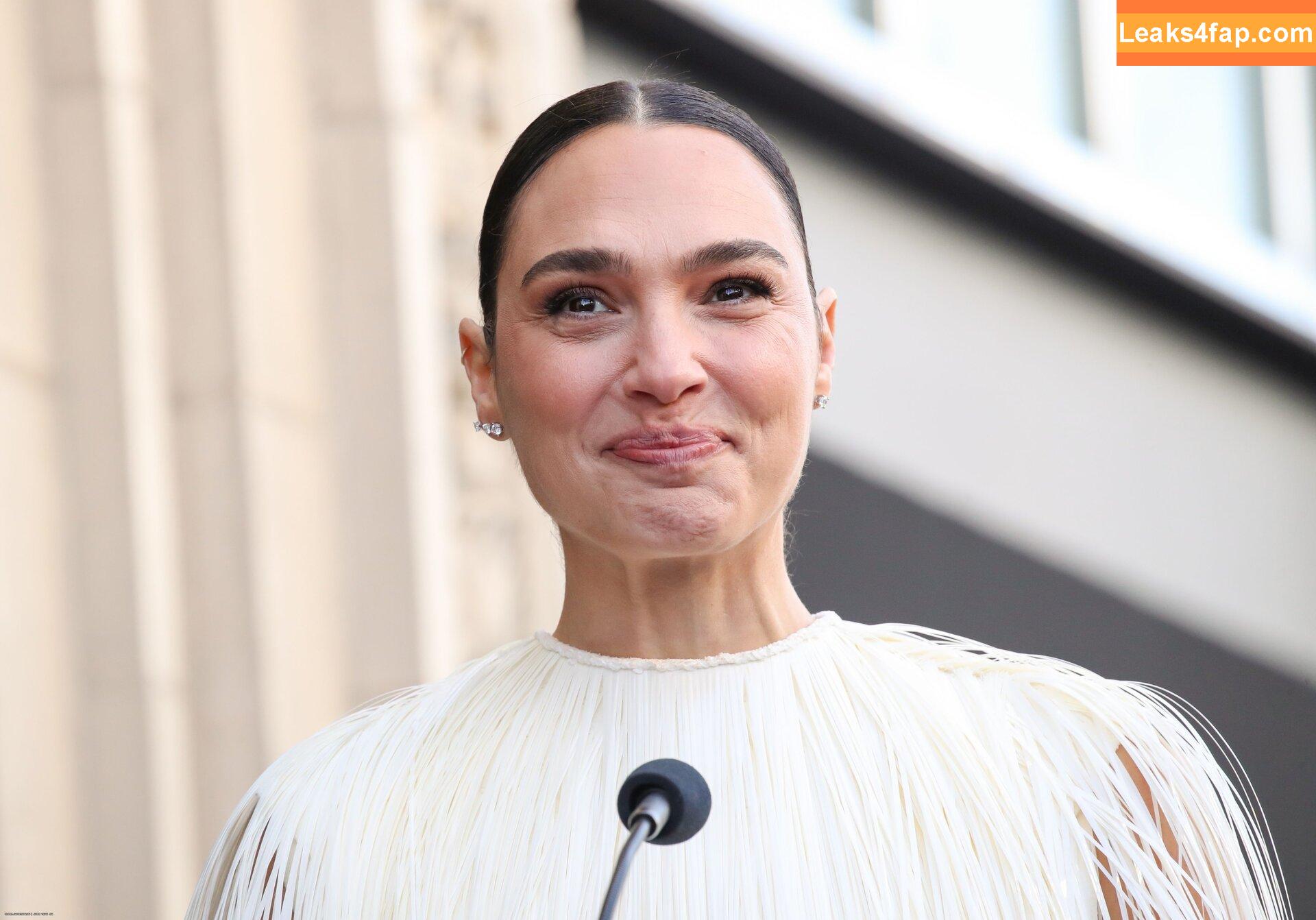 Gal Gadot / gal_gadot / https: / inked_hriss leaked photo photo #2201
