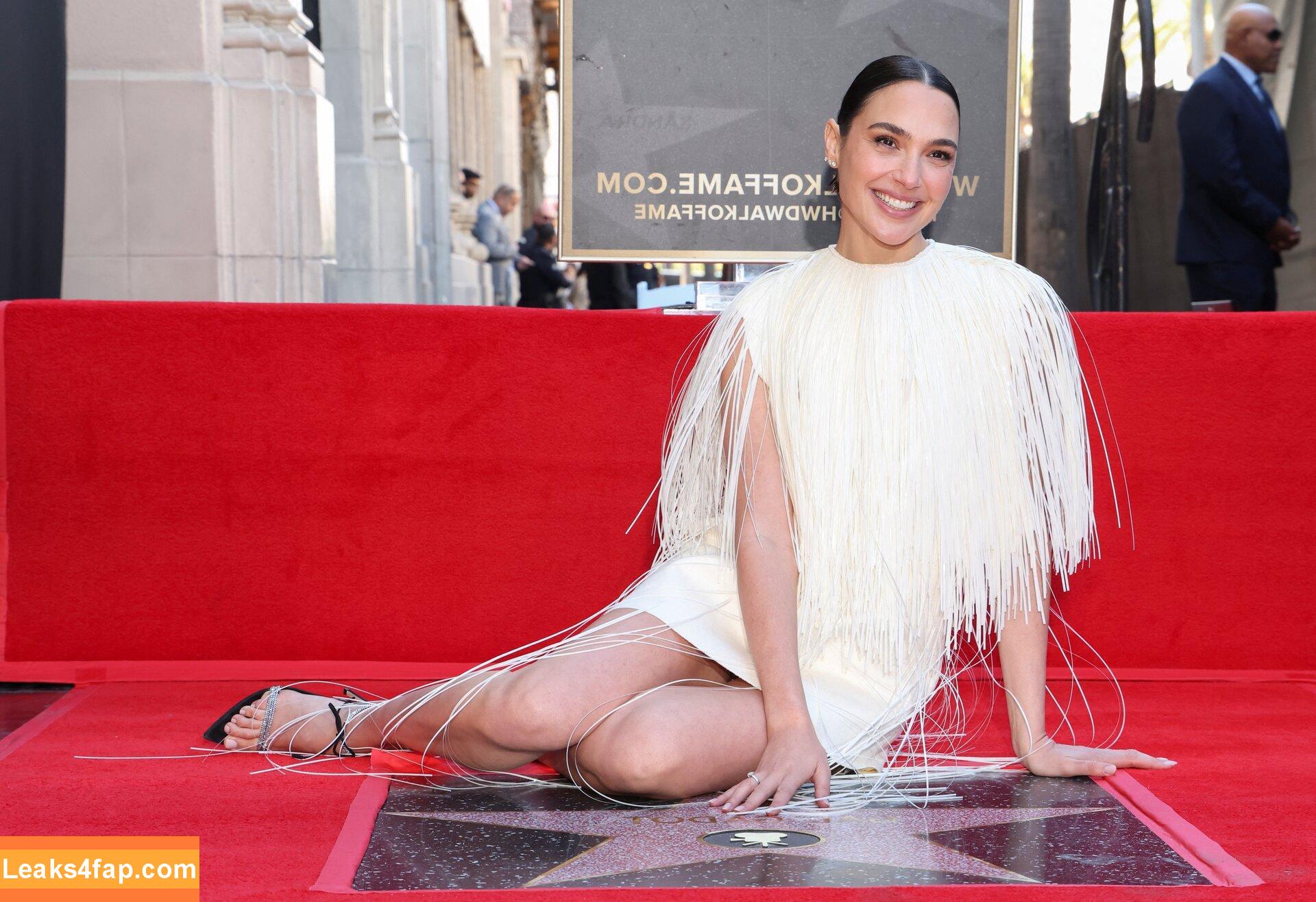 Gal Gadot / gal_gadot / https: / inked_hriss leaked photo photo #2203