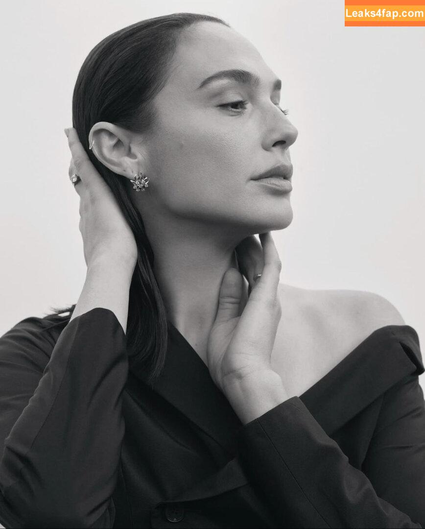 Gal Gadot / gal_gadot / https: / inked_hriss leaked photo photo #2227