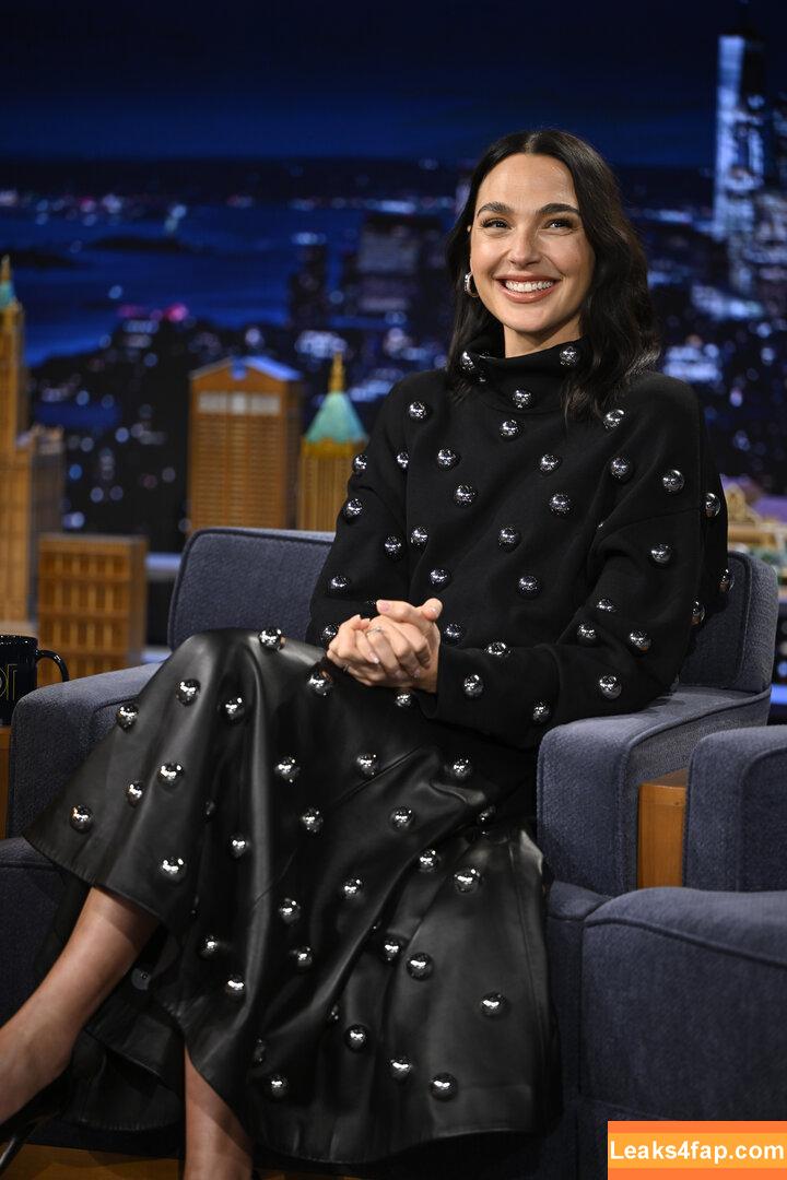 Gal Gadot / gal_gadot / https: / inked_hriss leaked photo photo #2229