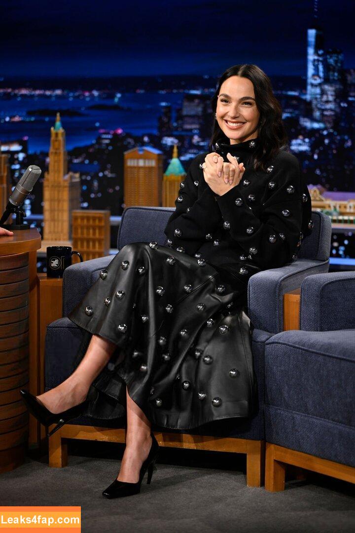Gal Gadot / gal_gadot / https: / inked_hriss leaked photo photo #2234