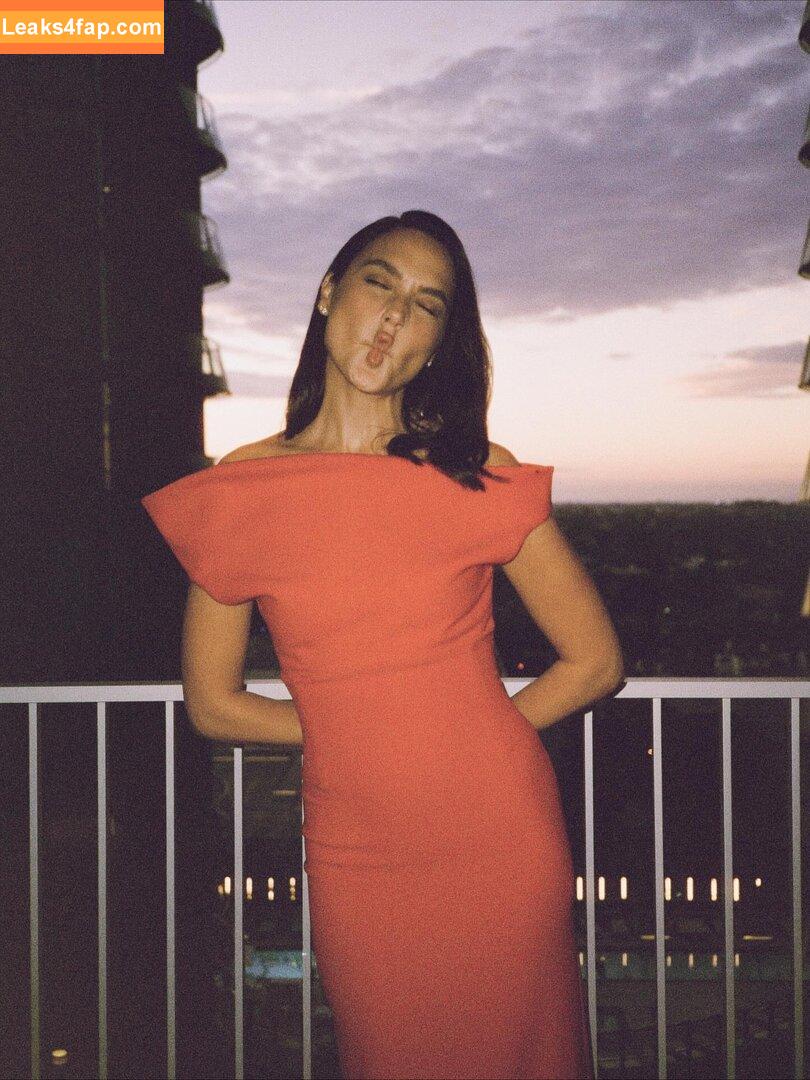 Gal Gadot / gal_gadot / https: / inked_hriss leaked photo photo #2341