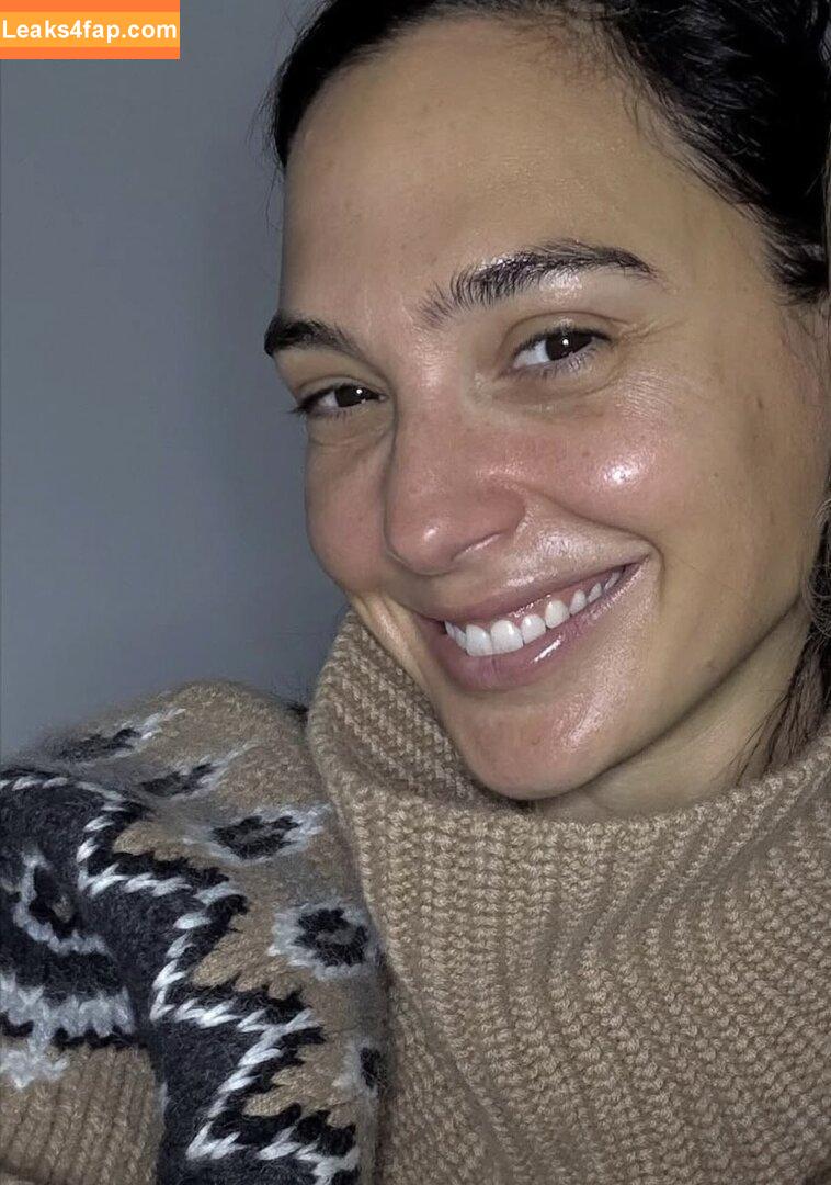 Gal Gadot / gal_gadot / https: / inked_hriss leaked photo photo #2347