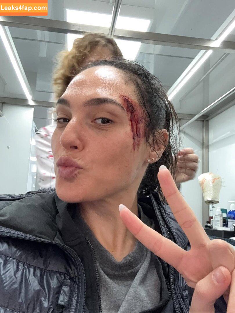 Gal Gadot / gal_gadot / https: / inked_hriss leaked photo photo #2348