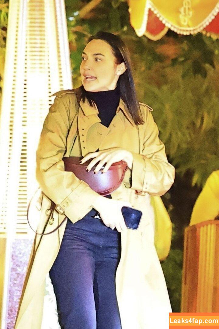 Gal Gadot / gal_gadot / https: / inked_hriss leaked photo photo #2353