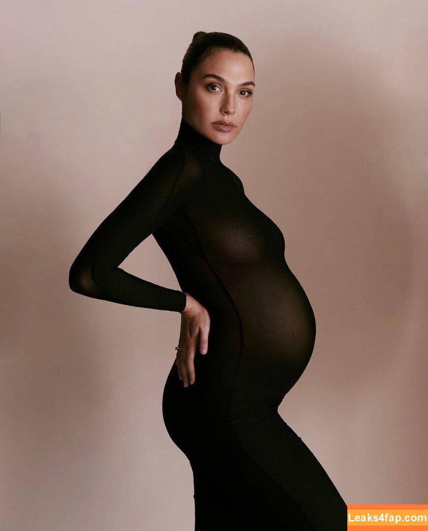 Gal Gadot / gal_gadot / https: / inked_hriss leaked photo photo #2371