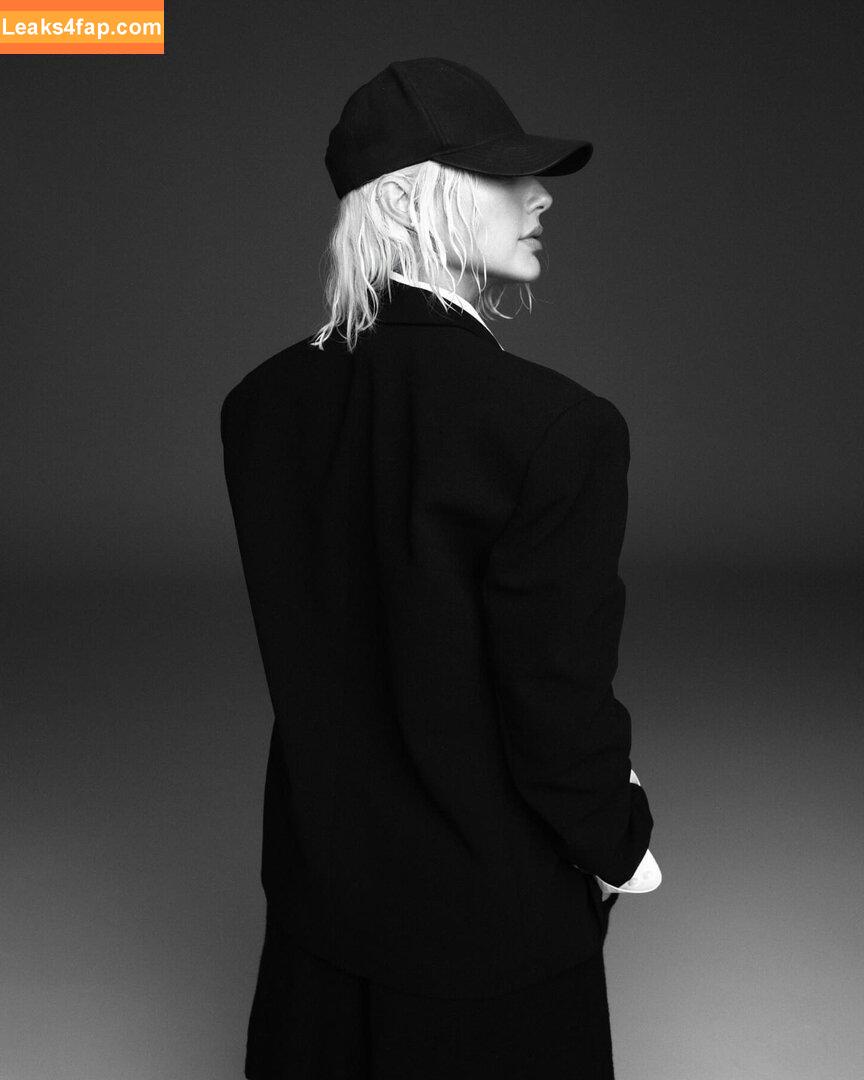 Gal Gadot / gal_gadot / https: / inked_hriss leaked photo photo #2378