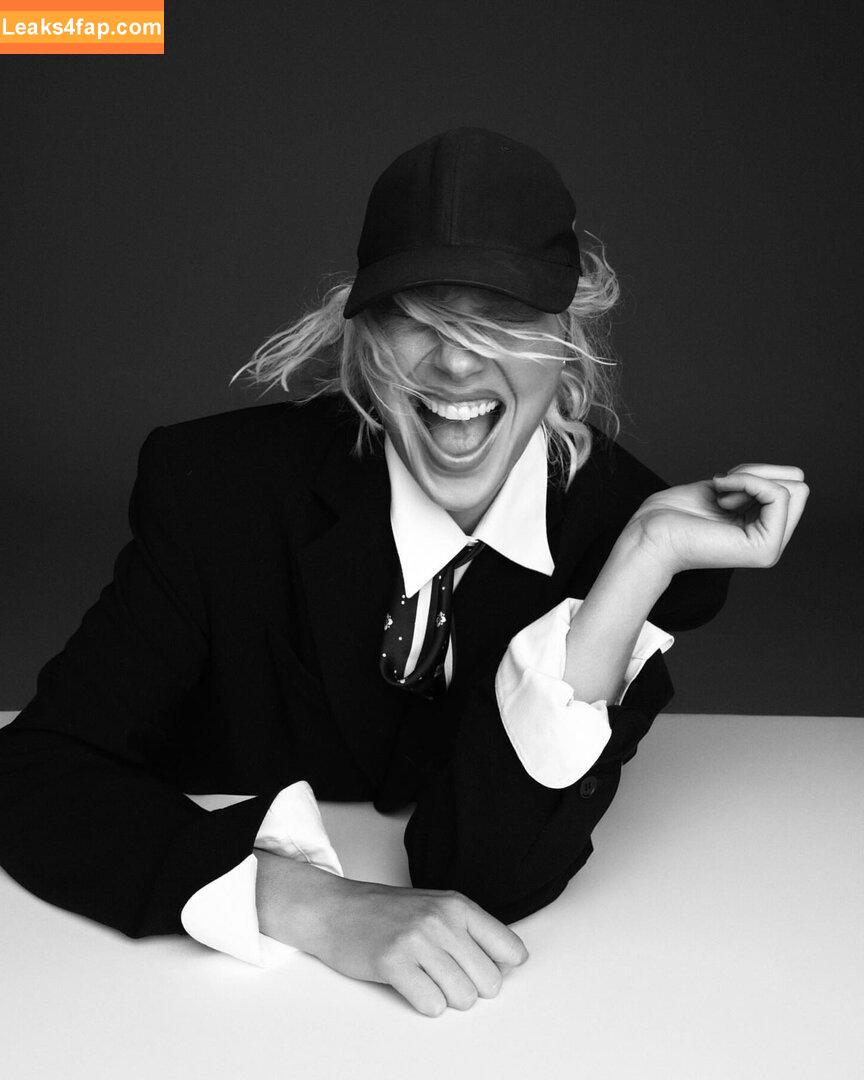 Gal Gadot / gal_gadot / https: / inked_hriss leaked photo photo #2379