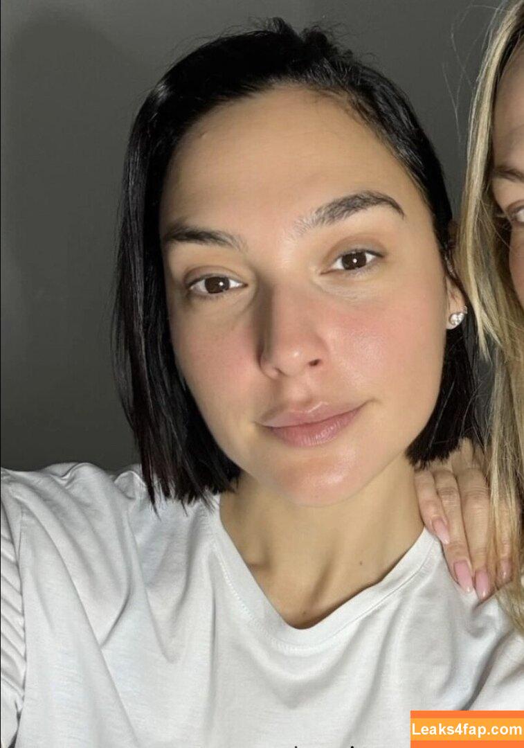 Gal Gadot / gal_gadot / https: / inked_hriss leaked photo photo #2380
