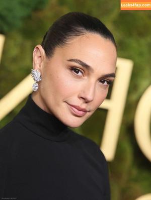 Gal Gadot photo #2022