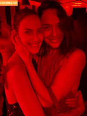 Gal Gadot photo #2330