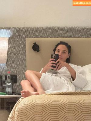 Gal Gadot photo #2405