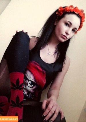 Ganja Babe photo #0055