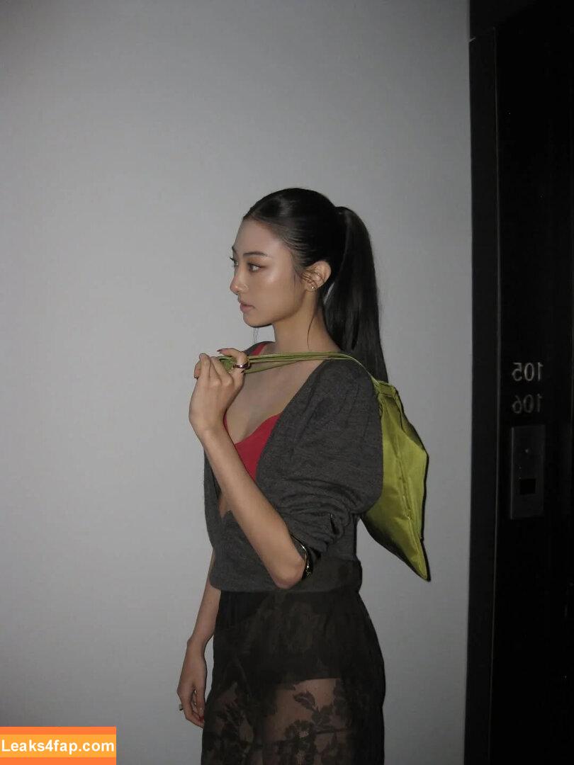 Gawon / Lee Ga-won / MEOVV_GAWON / gawon_moevv / https: / 이가원 MEOVV leaked photo photo #0020