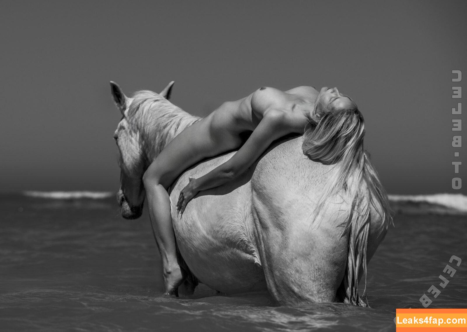 Genevieve Morton / genevievemorton / https: / watch.genevieve leaked photo photo #0547